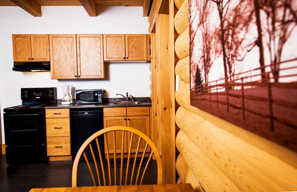 Village Scandinave Lodge & Spa Shediac Bilik gambar